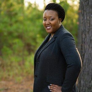 Meet your Posher, Simona